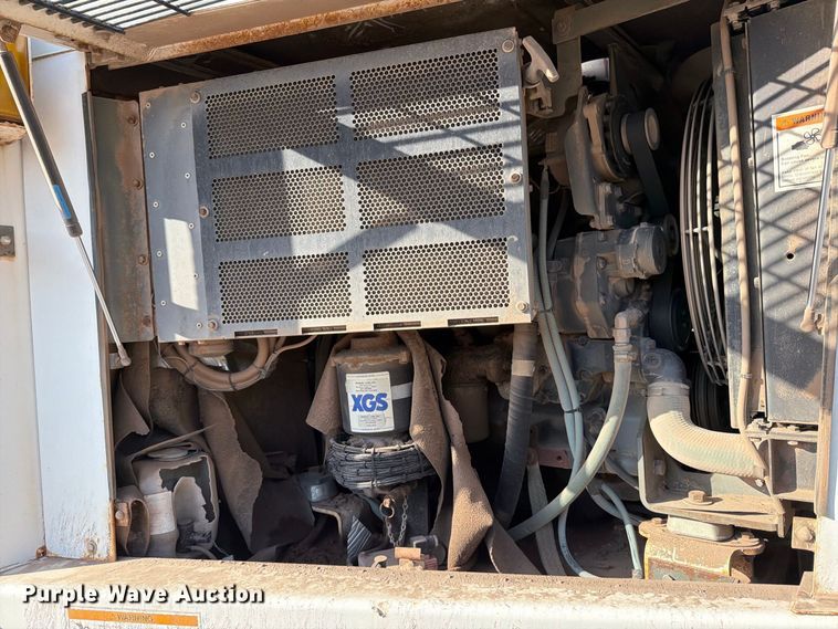 image for item MZ9744 2003 Elgin Pelican Series P street sweeper truck