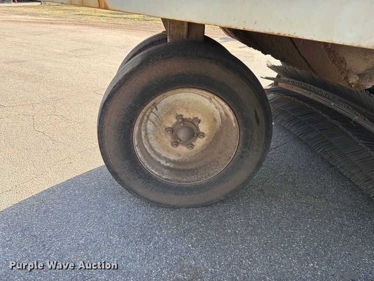 image for item MZ9744 2003 Elgin Pelican Series P street sweeper truck