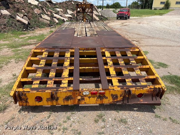 image for item NK9239 1978 Belshe T-8 equipment trailer