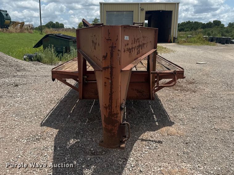 image for item NK9242 1985 W-W equipment trailer