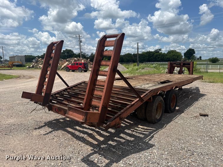 image for item NK9242 1985 W-W equipment trailer