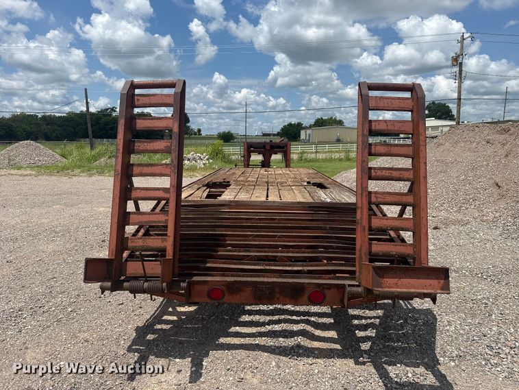 image for item NK9242 1985 W-W equipment trailer