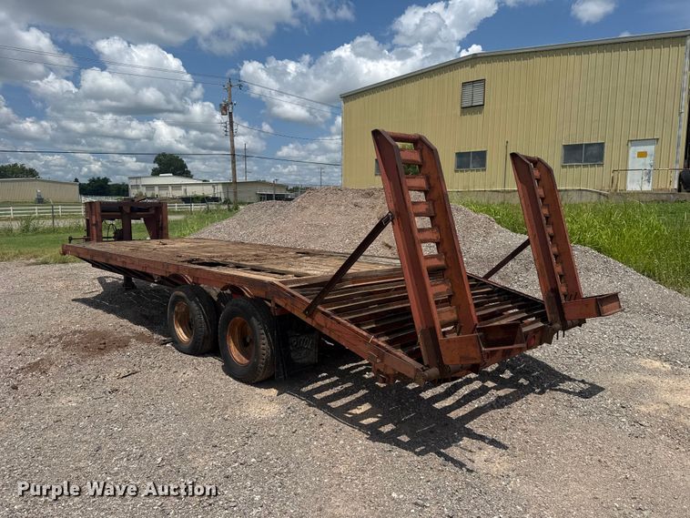 image for item NK9242 1985 W-W equipment trailer