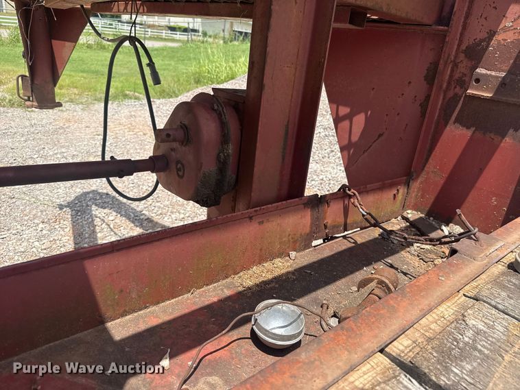 image for item NK9242 1985 W-W equipment trailer