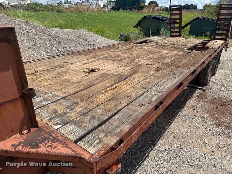 image for item NK9242 1985 W-W equipment trailer