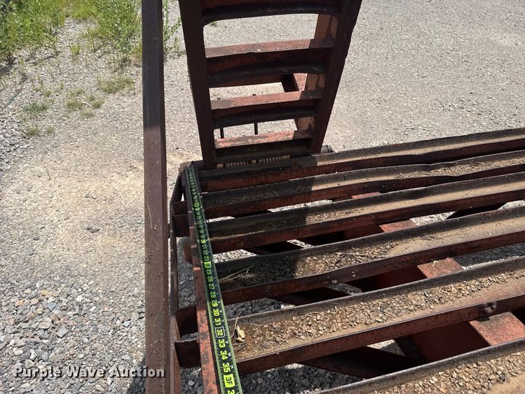 image for item NK9242 1985 W-W equipment trailer