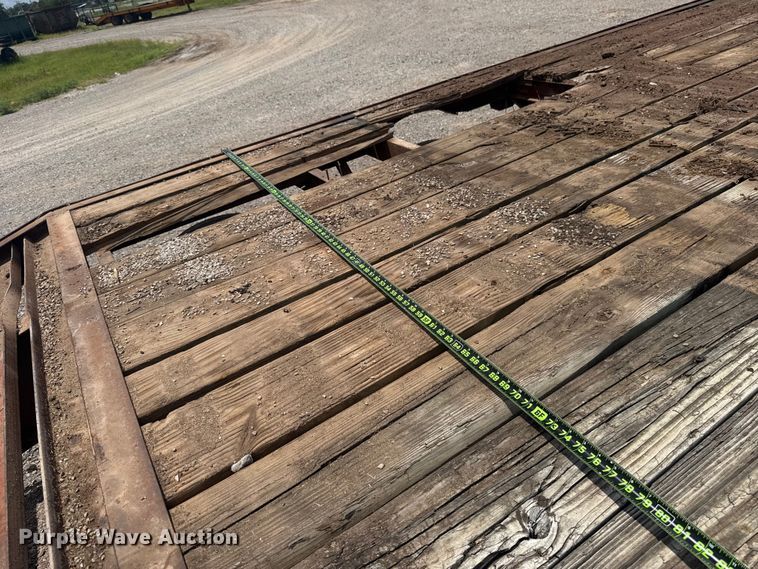 image for item NK9242 1985 W-W equipment trailer