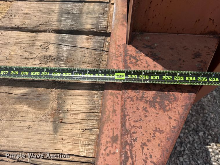 image for item NK9242 1985 W-W equipment trailer
