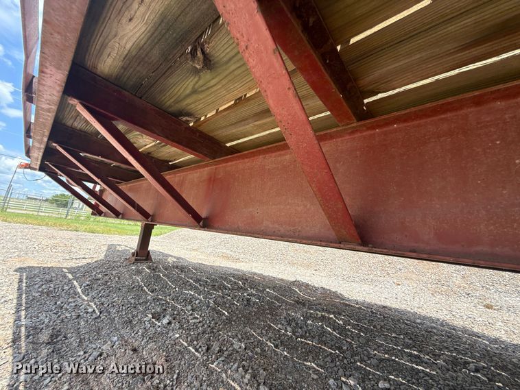 image for item NK9242 1985 W-W equipment trailer