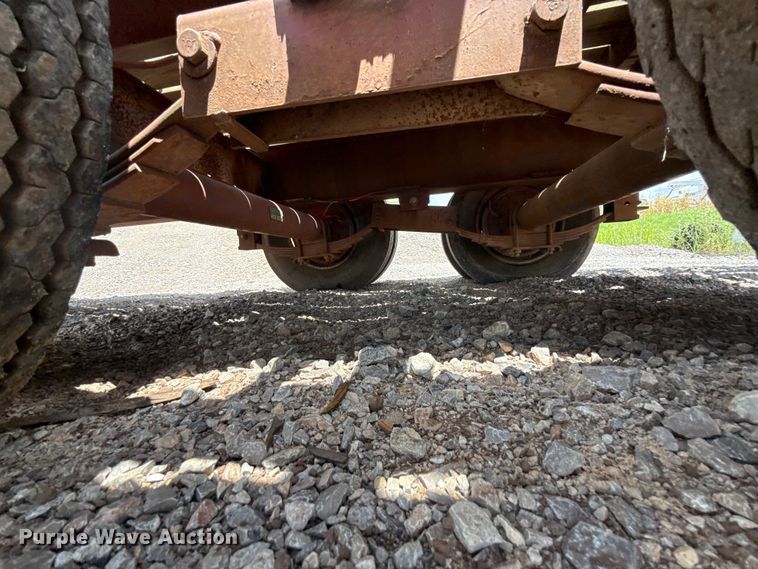 image for item NK9242 1985 W-W equipment trailer