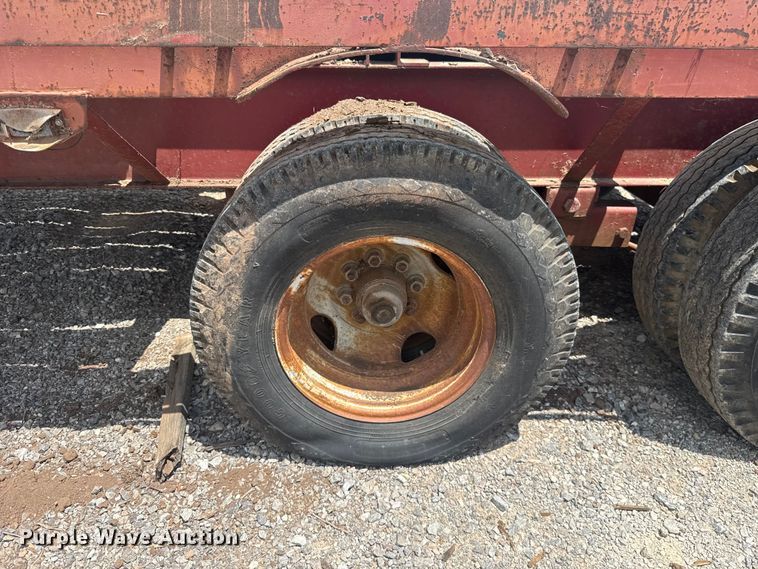 image for item NK9242 1985 W-W equipment trailer
