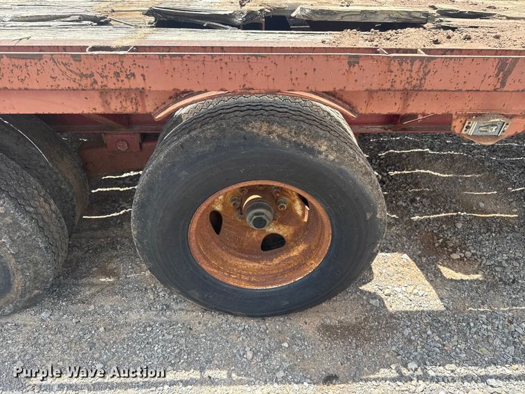 image for item NK9242 1985 W-W equipment trailer