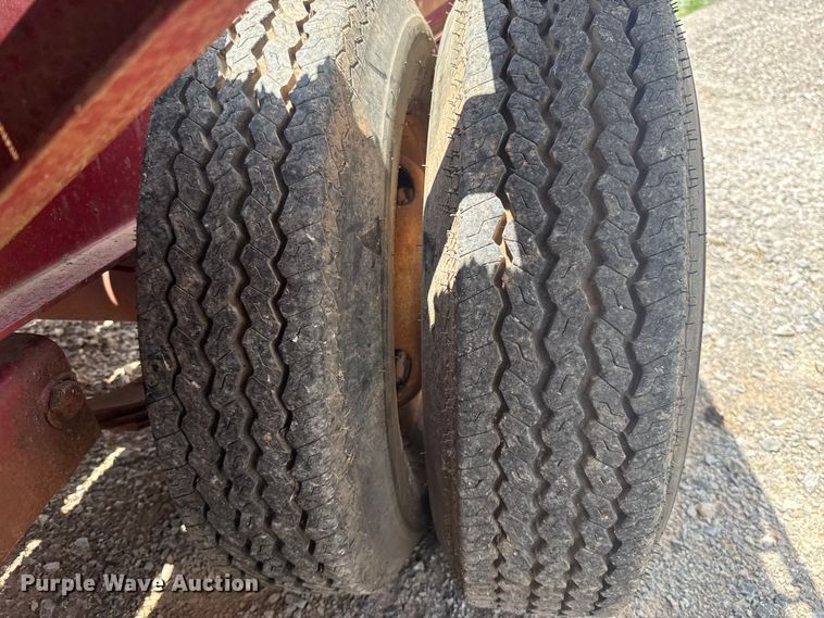 image for item NK9242 1985 W-W equipment trailer