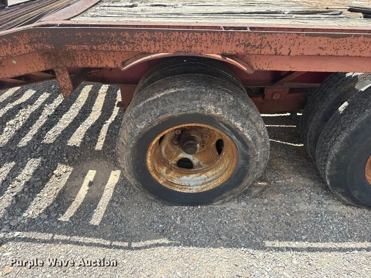image for item NK9242 1985 W-W equipment trailer