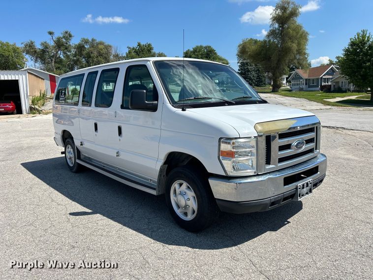 image for item NM9857 2008 Ford E150 van