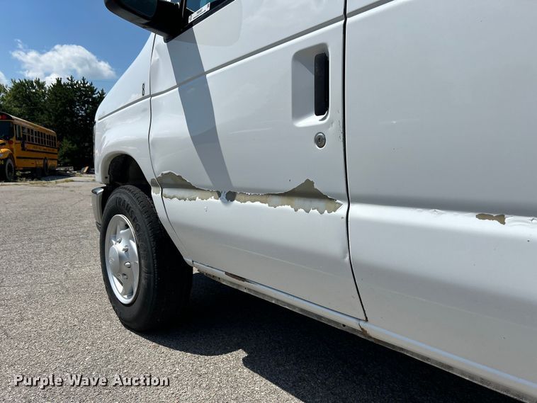 image for item NM9857 2008 Ford E150 van