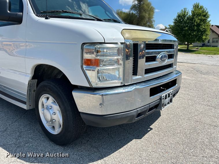 image for item NM9857 2008 Ford E150 van