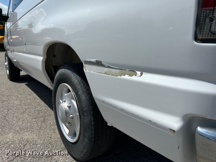 image for item NM9857 2008 Ford E150 van