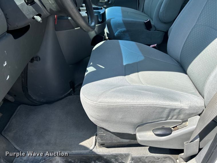 image for item NM9857 2008 Ford E150 van
