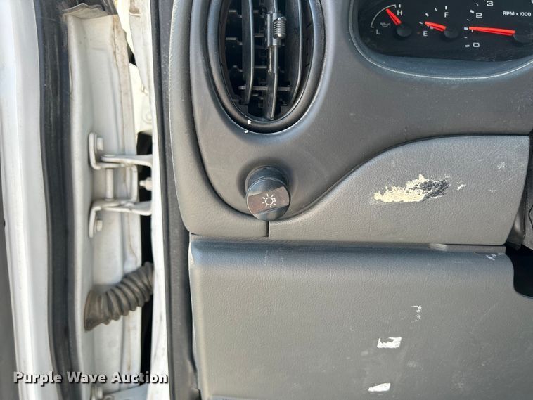 image for item NM9857 2008 Ford E150 van