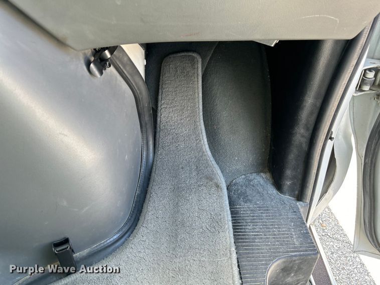 image for item NM9857 2008 Ford E150 van