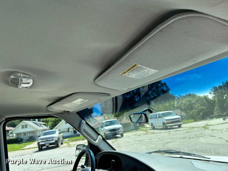 image for item NM9857 2008 Ford E150 van