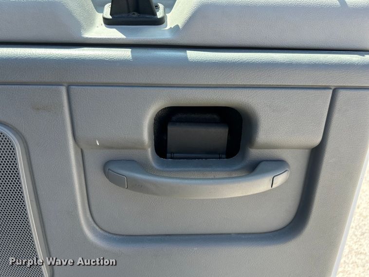 image for item NM9857 2008 Ford E150 van