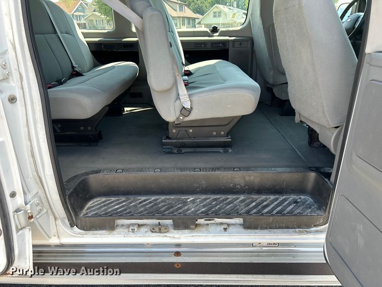 image for item NM9857 2008 Ford E150 van