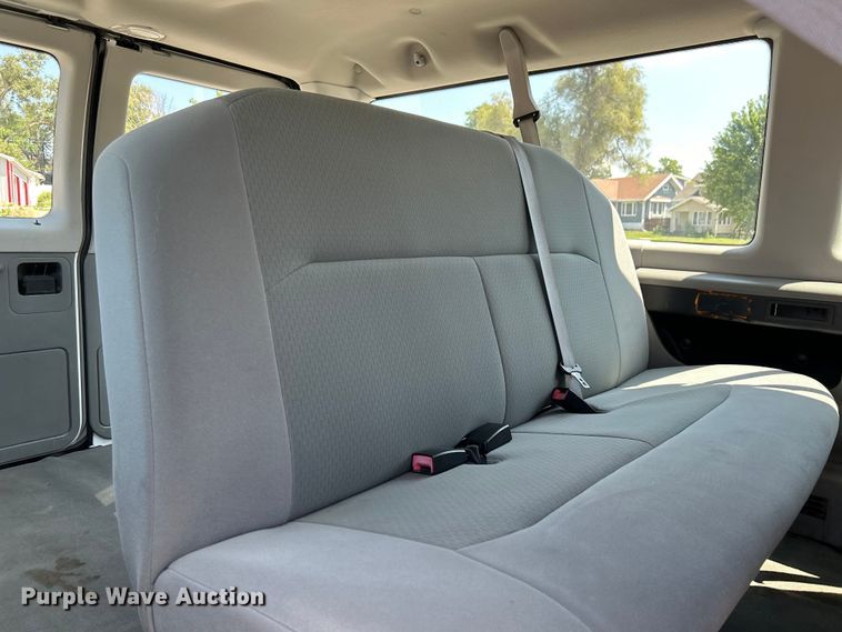 image for item NM9857 2008 Ford E150 van