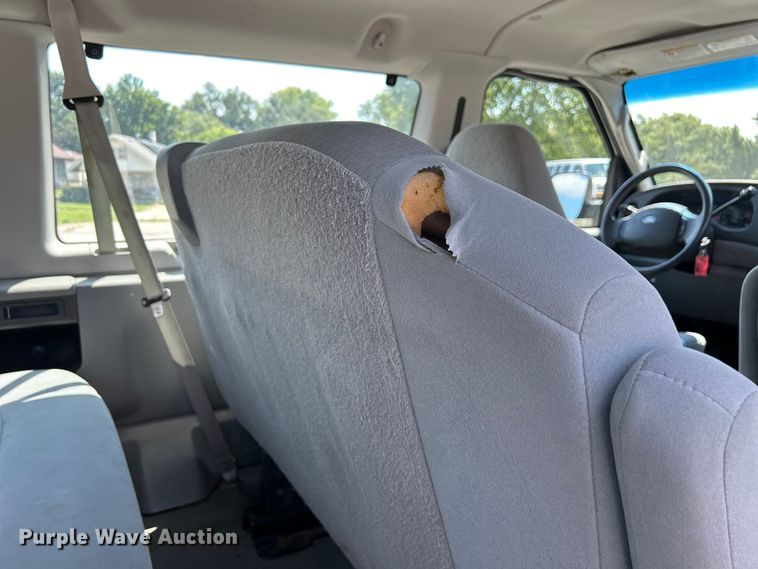 image for item NM9857 2008 Ford E150 van