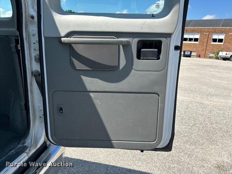 image for item NM9857 2008 Ford E150 van