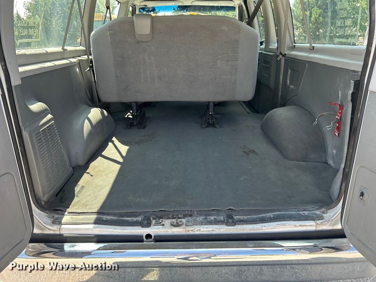 image for item NM9857 2008 Ford E150 van