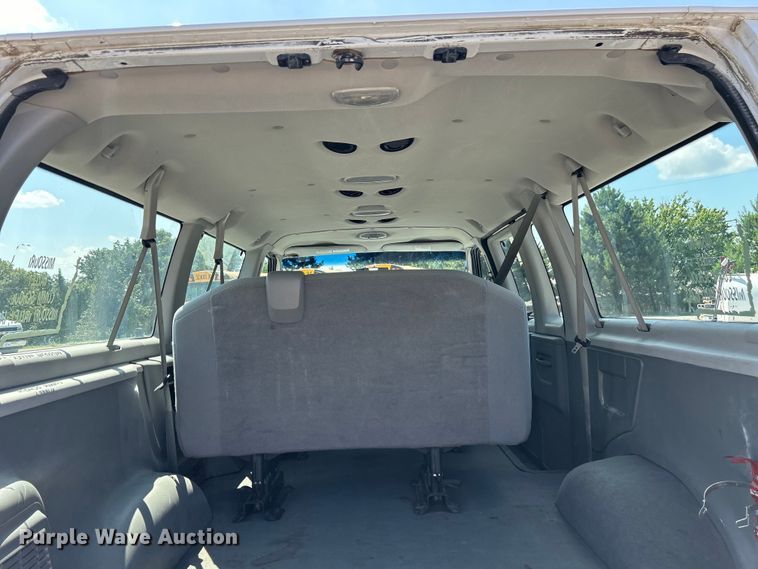 image for item NM9857 2008 Ford E150 van