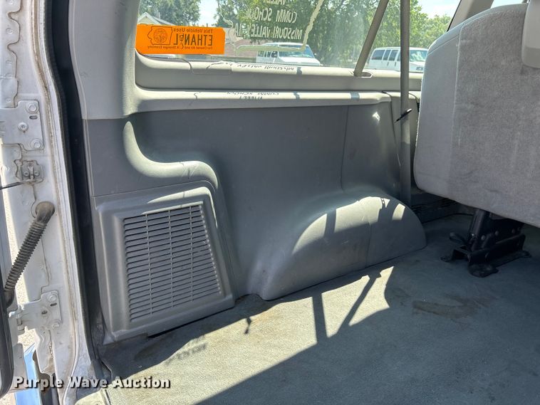 image for item NM9857 2008 Ford E150 van