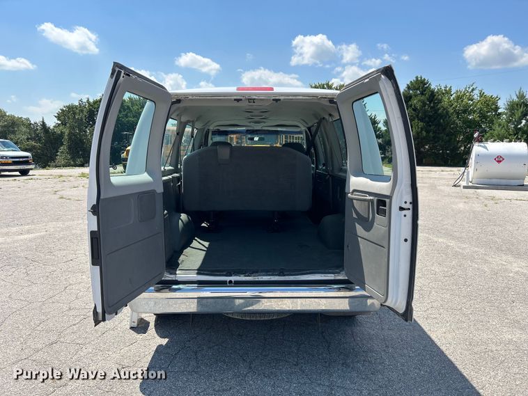 image for item NM9857 2008 Ford E150 van
