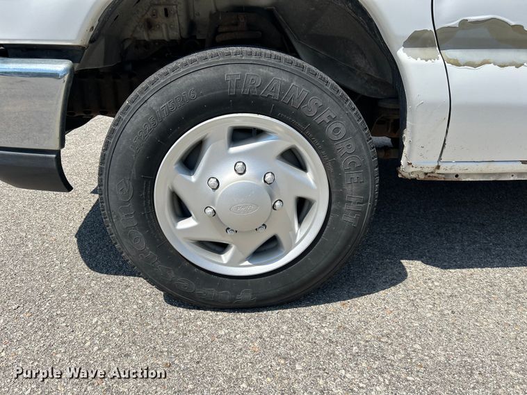 image for item NM9857 2008 Ford E150 van