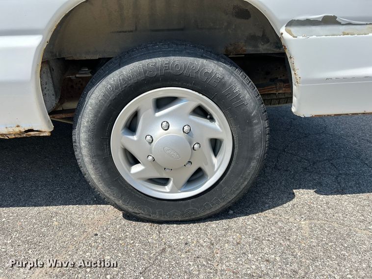 image for item NM9857 2008 Ford E150 van