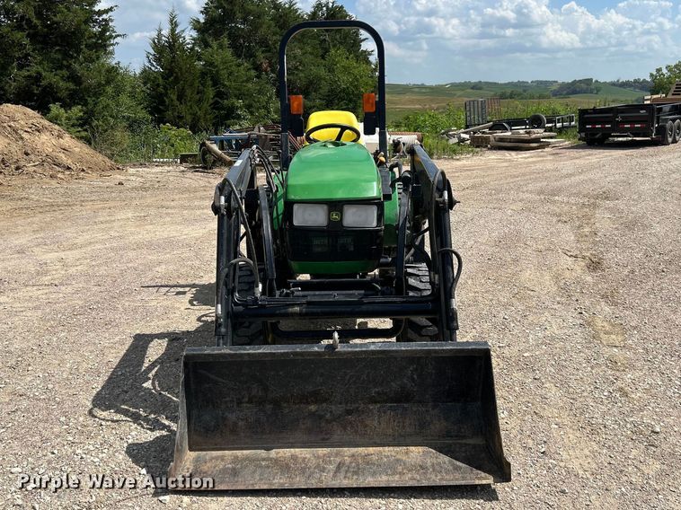 image for item NM9863 2003 John Deere 4110 MFWD tractor