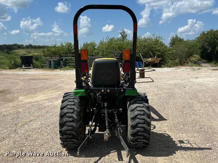 image for item NM9863 2003 John Deere 4110 MFWD tractor