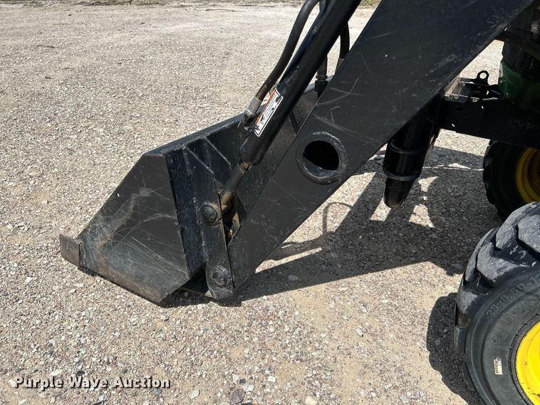 image for item NM9863 2003 John Deere 4110 MFWD tractor