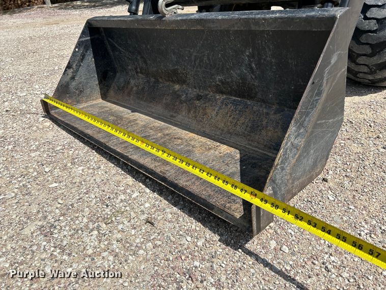 image for item NM9863 2003 John Deere 4110 MFWD tractor