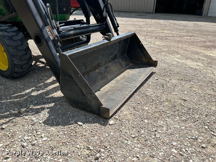 image for item NM9863 2003 John Deere 4110 MFWD tractor