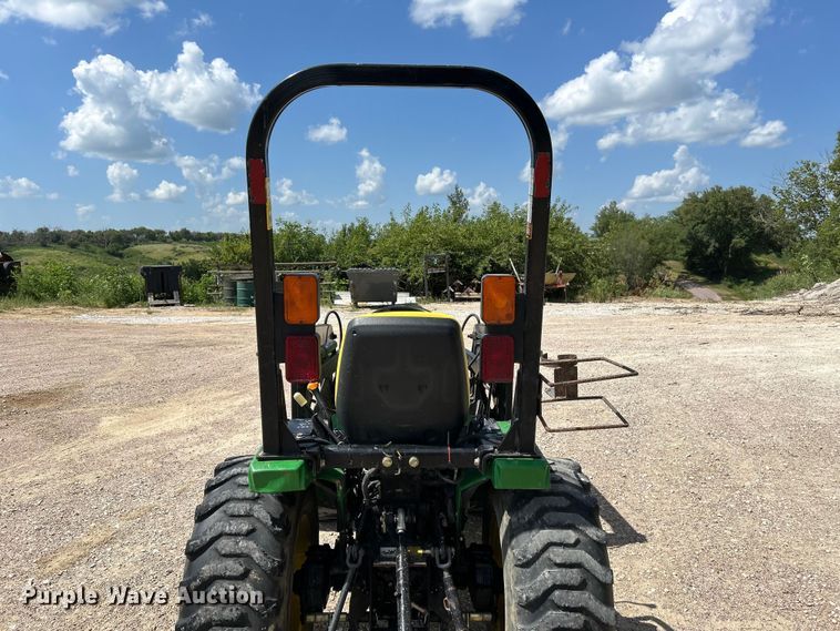 image for item NM9863 2003 John Deere 4110 MFWD tractor
