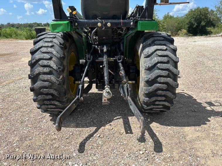 image for item NM9863 2003 John Deere 4110 MFWD tractor
