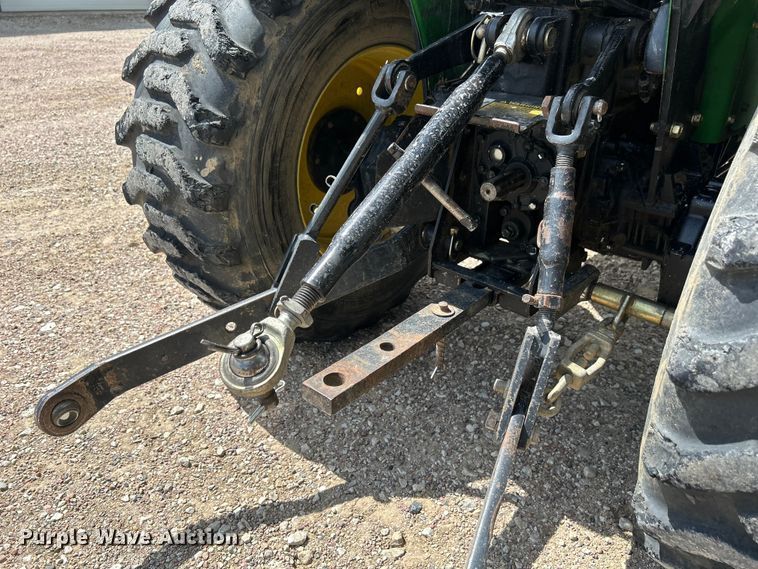 image for item NM9863 2003 John Deere 4110 MFWD tractor