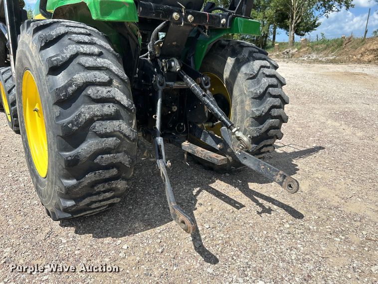 image for item NM9863 2003 John Deere 4110 MFWD tractor