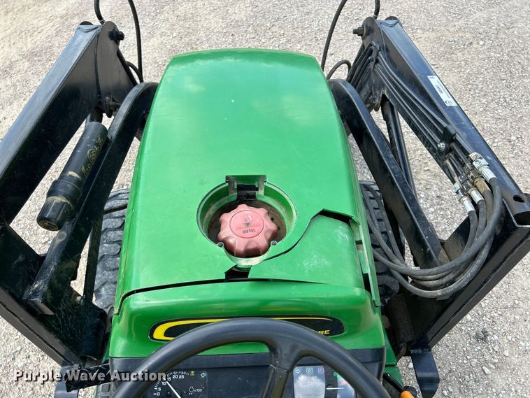 image for item NM9863 2003 John Deere 4110 MFWD tractor