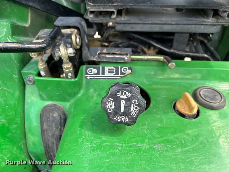 image for item NM9863 2003 John Deere 4110 MFWD tractor