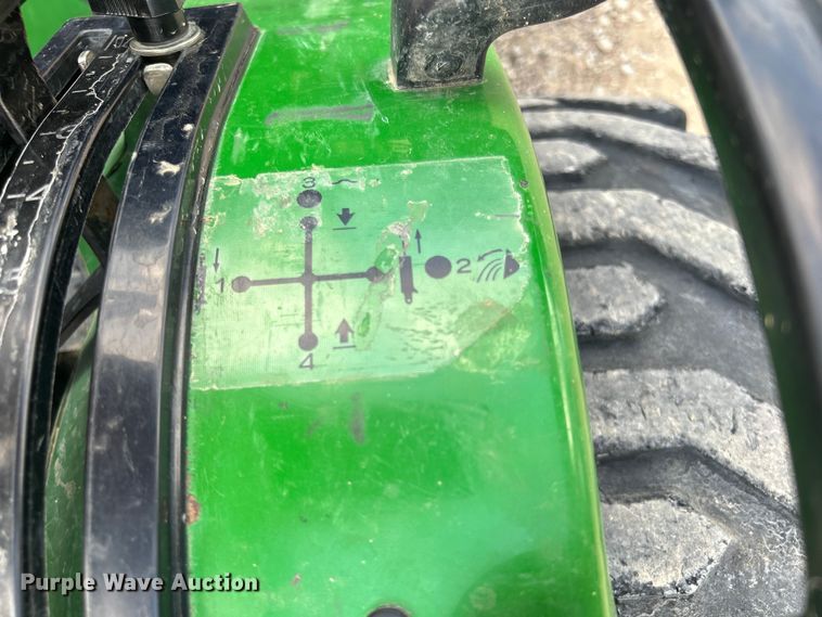 image for item NM9863 2003 John Deere 4110 MFWD tractor