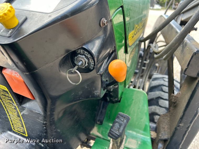 image for item NM9863 2003 John Deere 4110 MFWD tractor